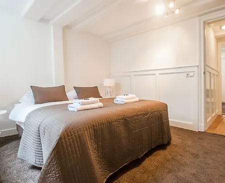 Short Group Jordaan Noordermarkt Hotel